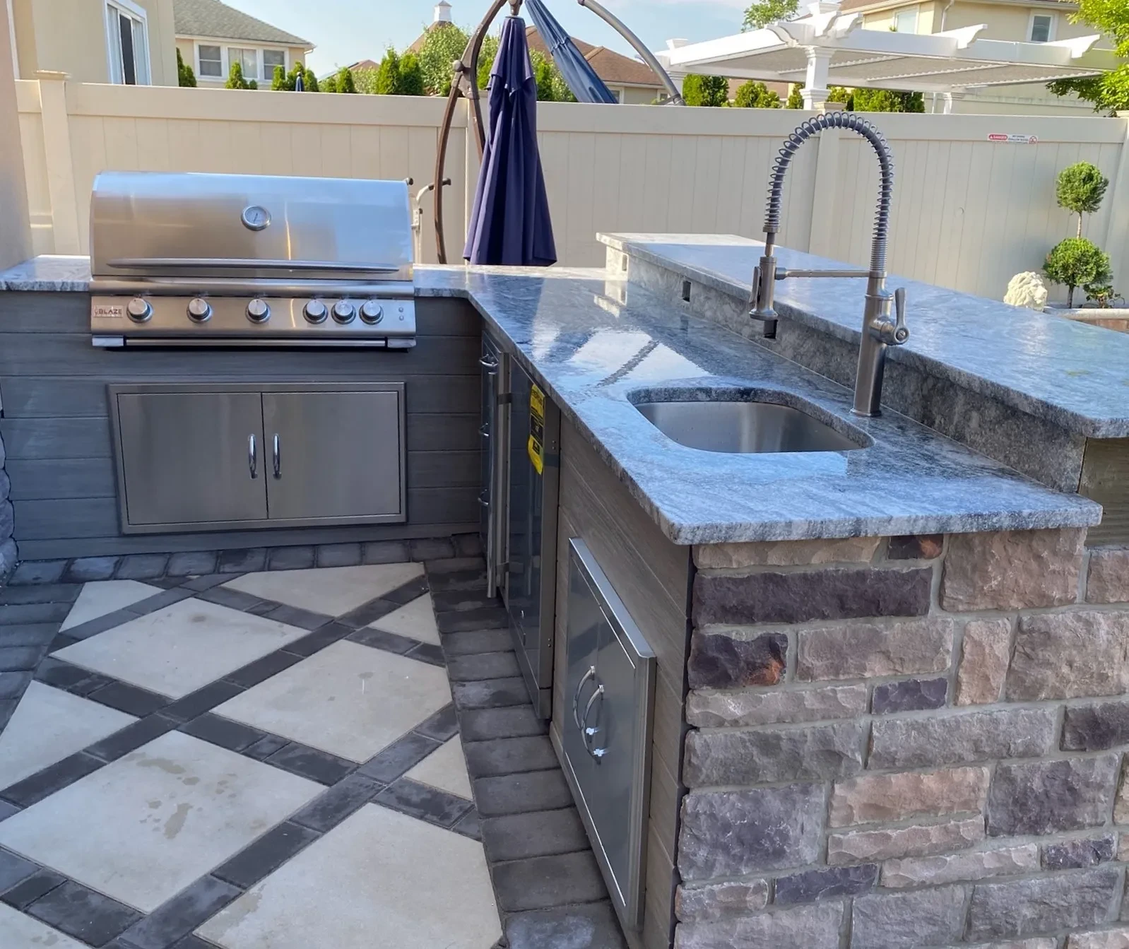 Outdoor grill | Carpetland USA Granite & Flooring
